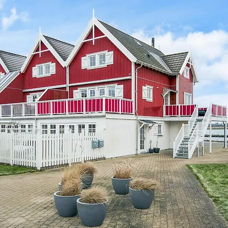 Luxury Waterfront Living - By Traum *